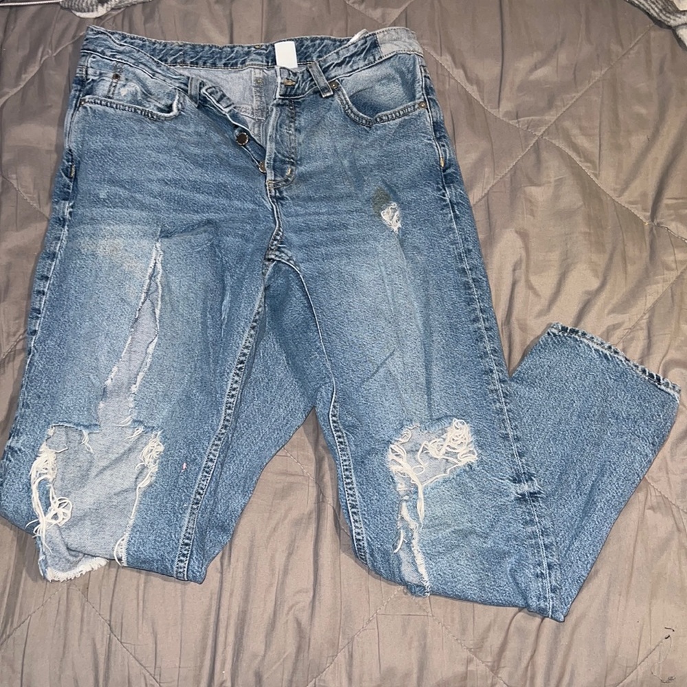 Ripped boyfriend jeans